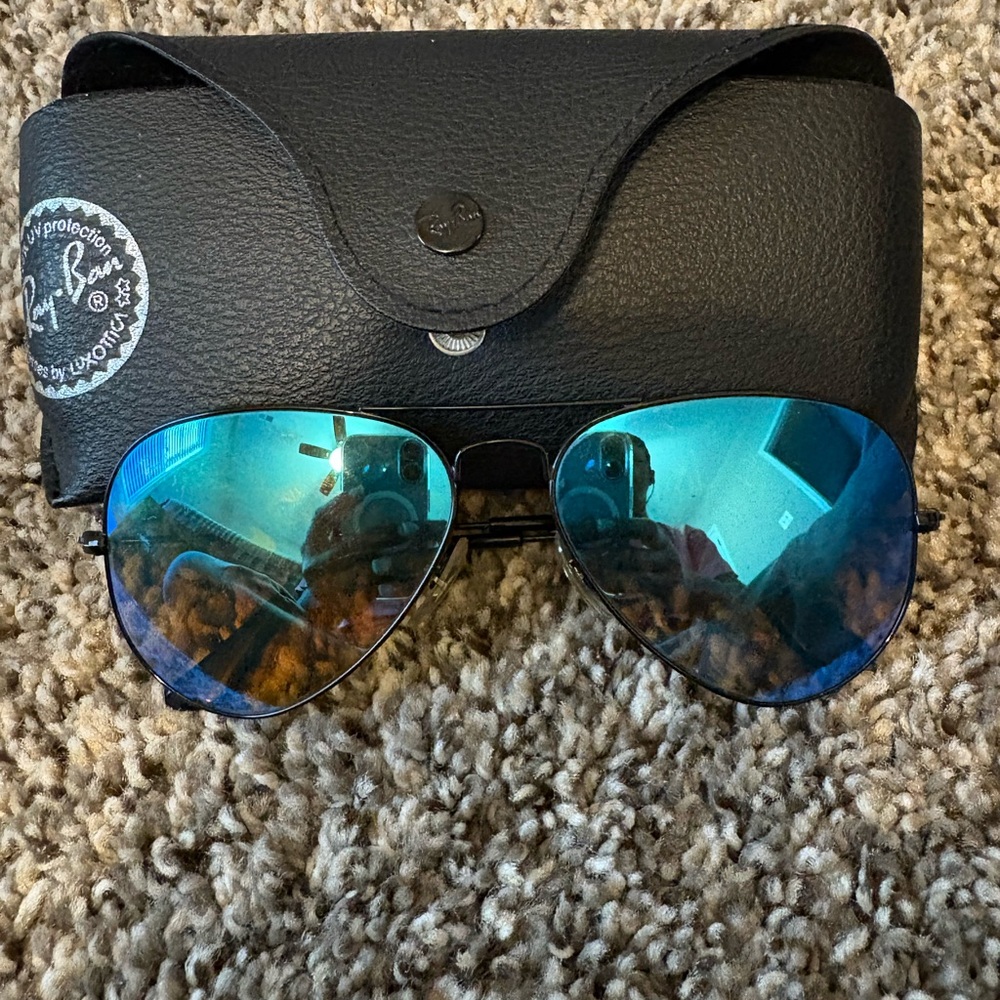 Ray-Ban Reflective Blue Aviators with Black Case